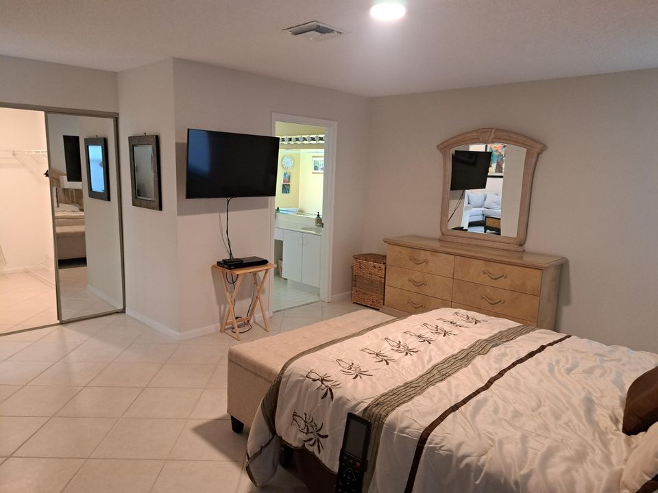 For Sale: $324,900 (3 beds, 2 baths, 1722 Square Feet)