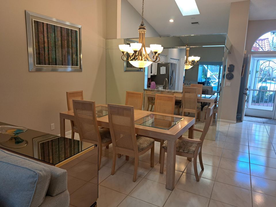 For Sale: $324,900 (3 beds, 2 baths, 1722 Square Feet)