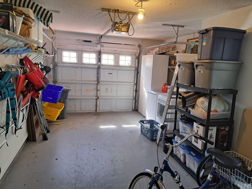 For Sale: $324,900 (3 beds, 2 baths, 1722 Square Feet)