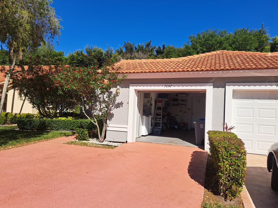 For Sale: $324,900 (3 beds, 2 baths, 1722 Square Feet)