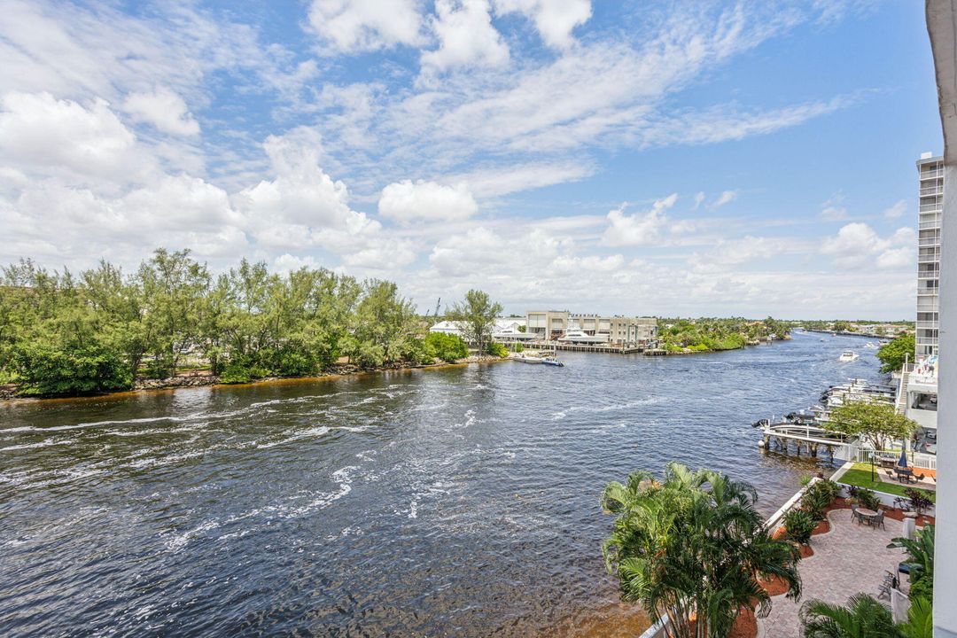 En Venta: $473,000 (2 camas, 2 baños, 1045 Pies cuadrados)