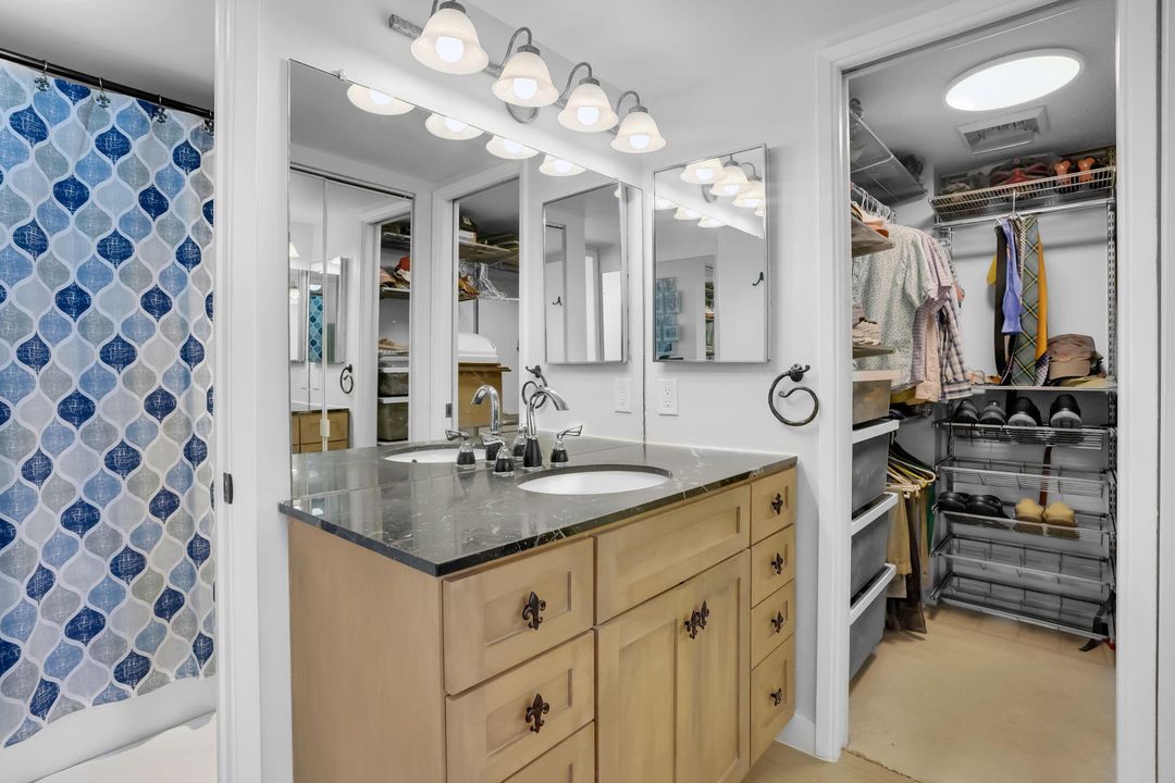 En Venta: $473,000 (2 camas, 2 baños, 1045 Pies cuadrados)