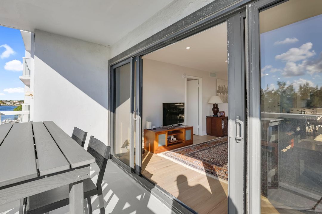 En Venta: $473,000 (2 camas, 2 baños, 1045 Pies cuadrados)