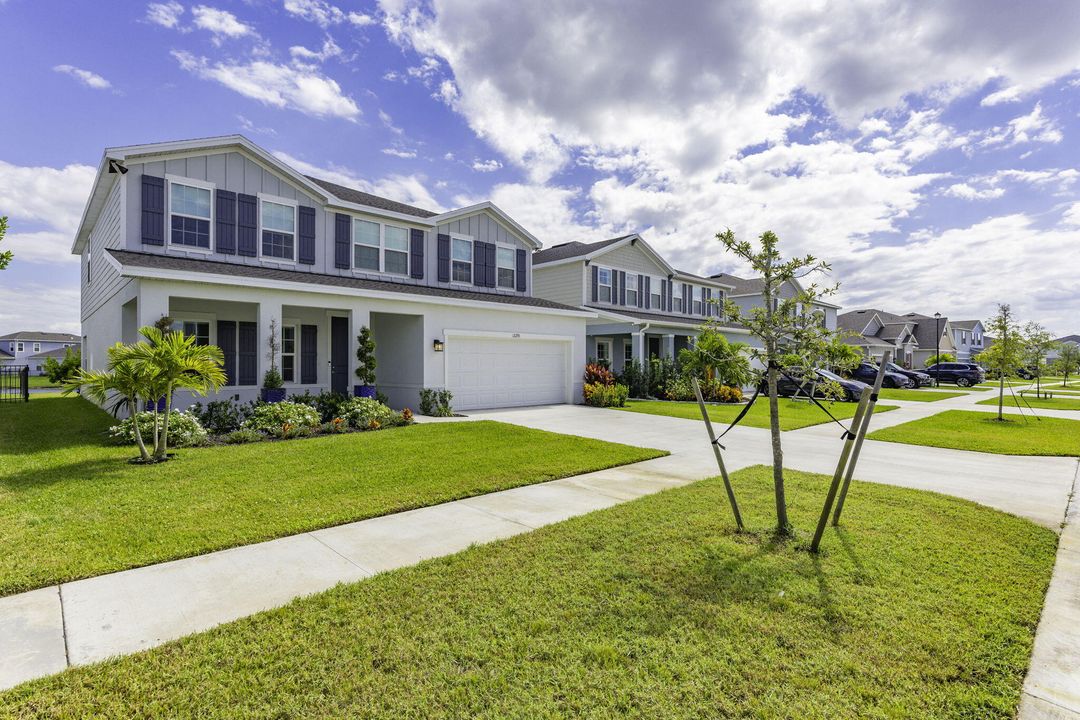 出租: $4,500 (5 贝兹, 4 浴室, 3021 平方英尺)