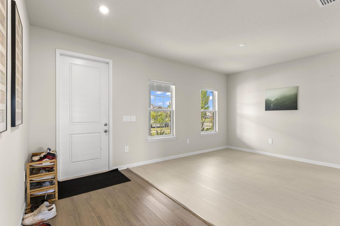 出租: $4,500 (5 贝兹, 4 浴室, 3021 平方英尺)