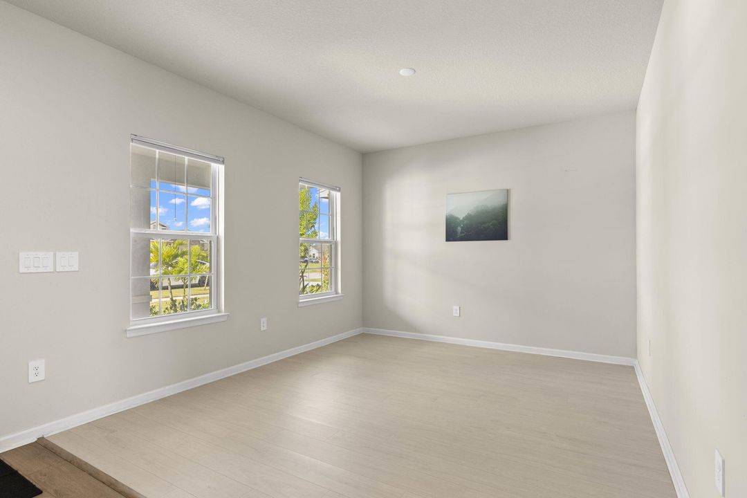 出租: $4,500 (5 贝兹, 4 浴室, 3021 平方英尺)