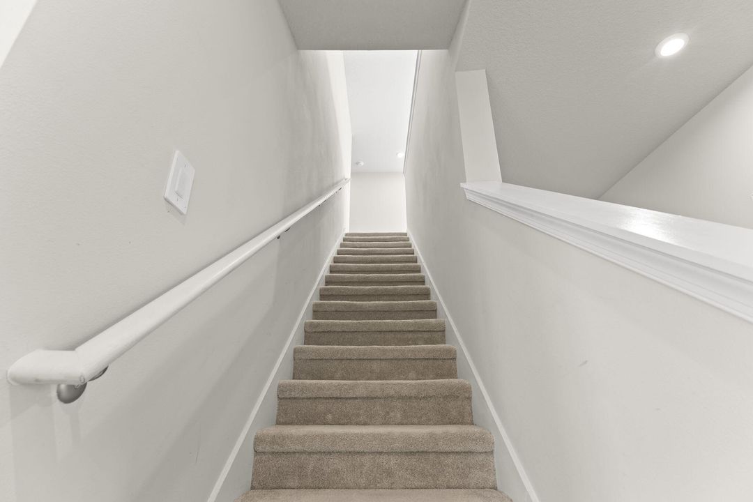 出租: $4,500 (5 贝兹, 4 浴室, 3021 平方英尺)