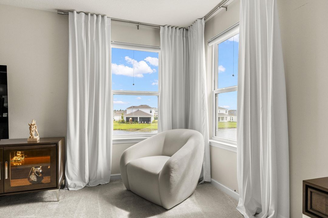 出租: $4,500 (5 贝兹, 4 浴室, 3021 平方英尺)