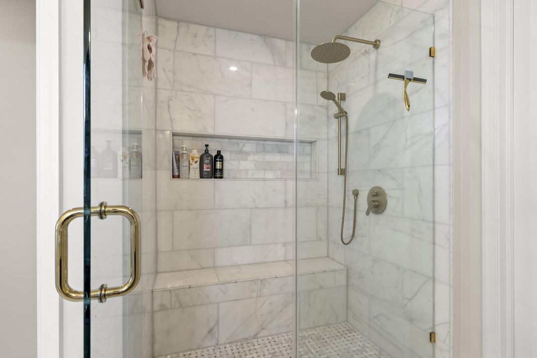 出租: $4,500 (5 贝兹, 4 浴室, 3021 平方英尺)