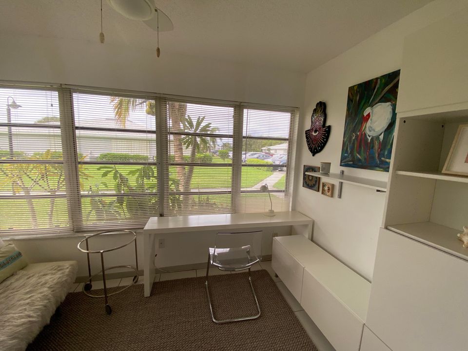 For Rent: $2,300 (1 beds, 1 baths, 1068 Square Feet)