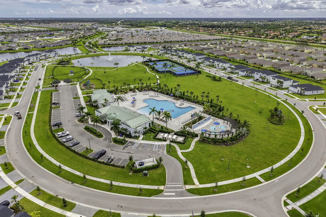 出租: $4,500 (5 贝兹, 4 浴室, 3021 平方英尺)