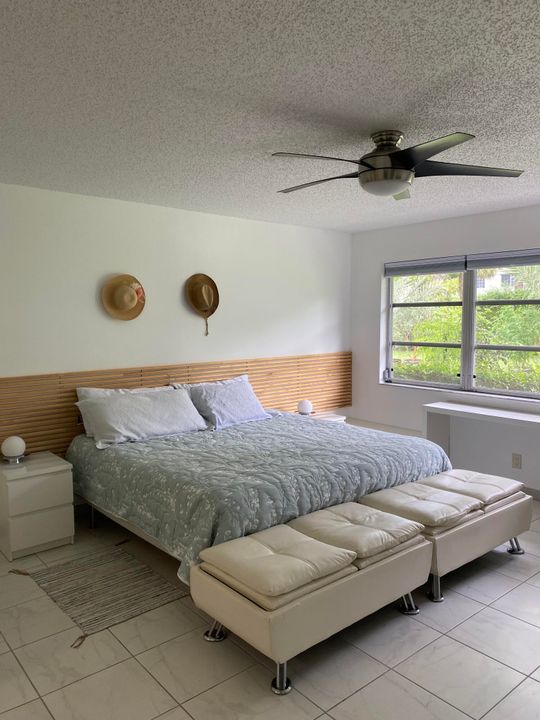 For Rent: $2,300 (1 beds, 1 baths, 1068 Square Feet)