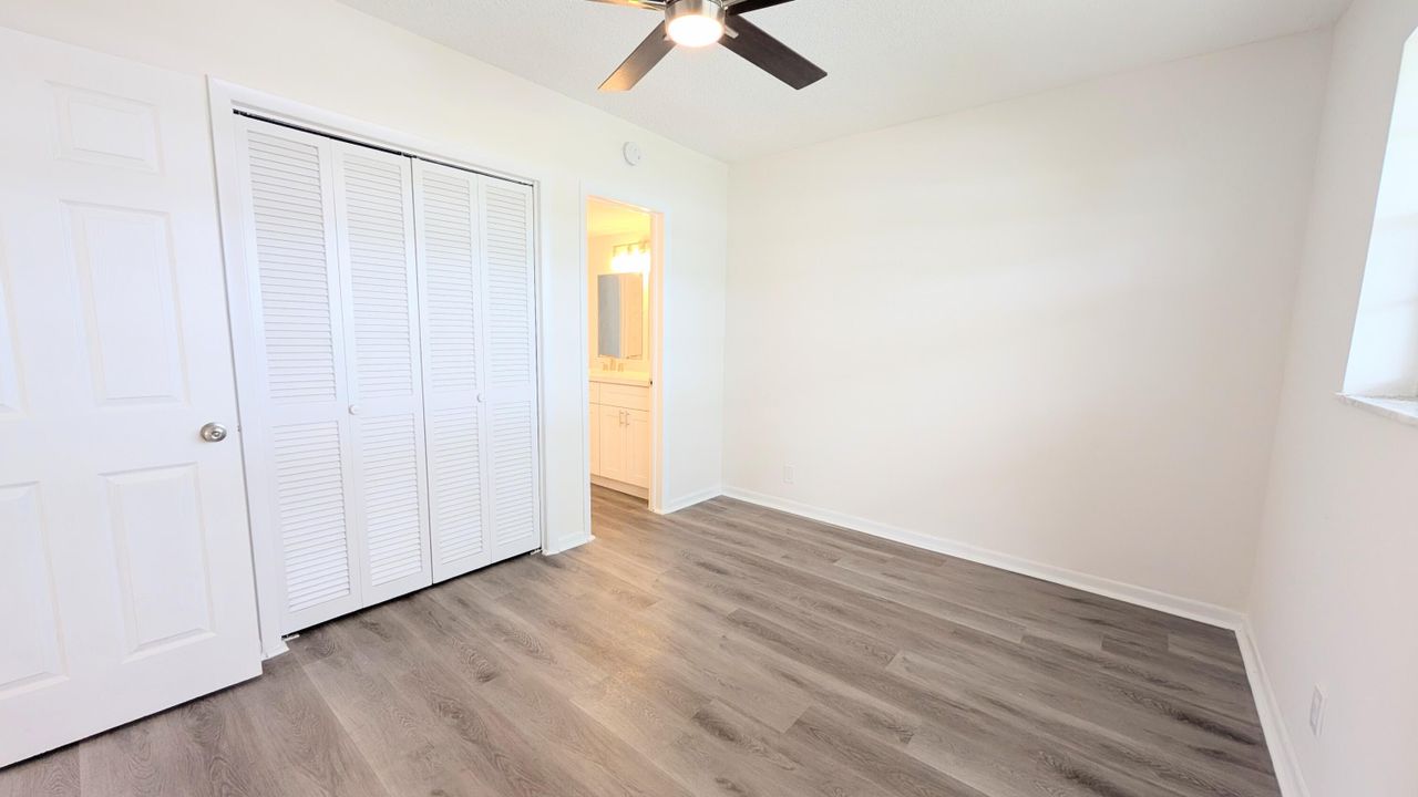 待售: $125,000 (2 贝兹, 1 浴室, 750 平方英尺)