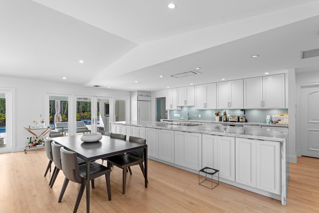 В аренду: $19,950 (4 спален, 3 ванн, 2371 Квадратных фут)