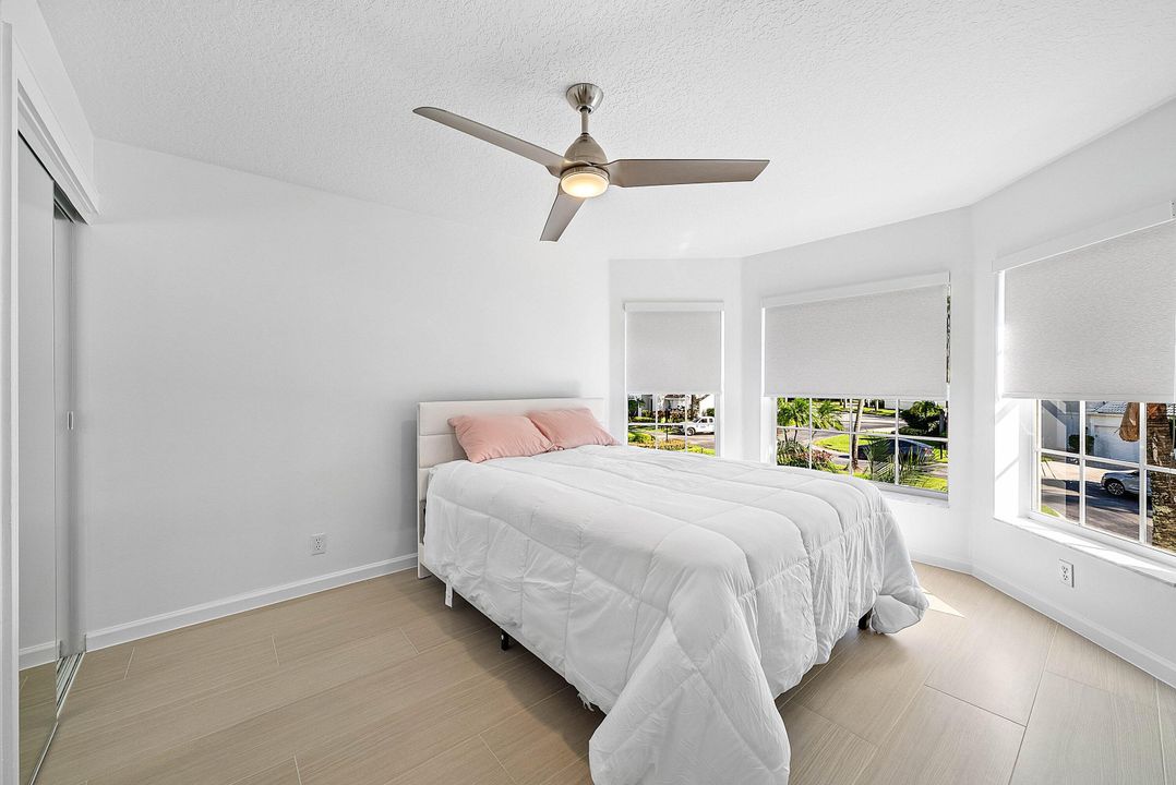 出租: $10,000 (4 贝兹, 3 浴室, 2395 平方英尺)