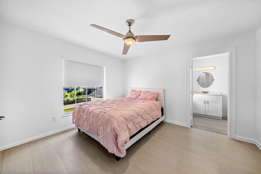 出租: $10,000 (4 贝兹, 3 浴室, 2395 平方英尺)