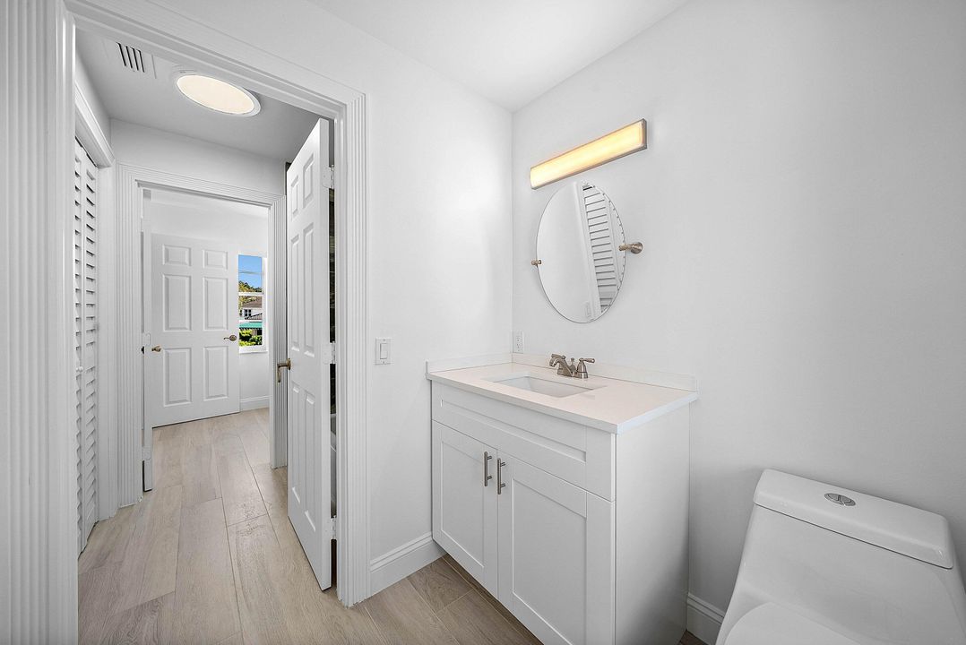 出租: $10,000 (4 贝兹, 3 浴室, 2395 平方英尺)