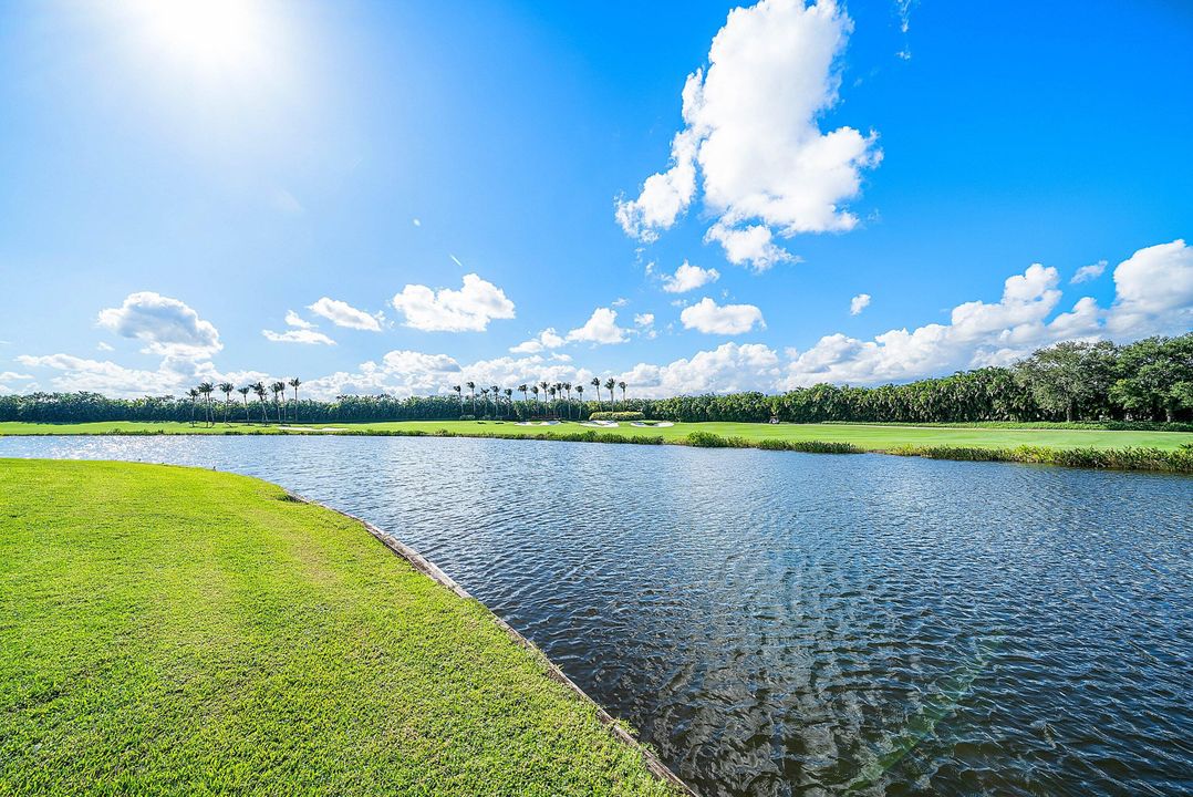 出租: $10,000 (4 贝兹, 3 浴室, 2395 平方英尺)