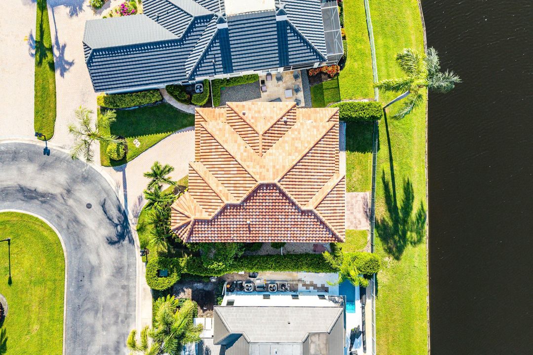 出租: $10,000 (4 贝兹, 3 浴室, 2395 平方英尺)