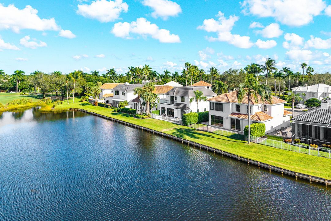 出租: $10,000 (4 贝兹, 3 浴室, 2395 平方英尺)