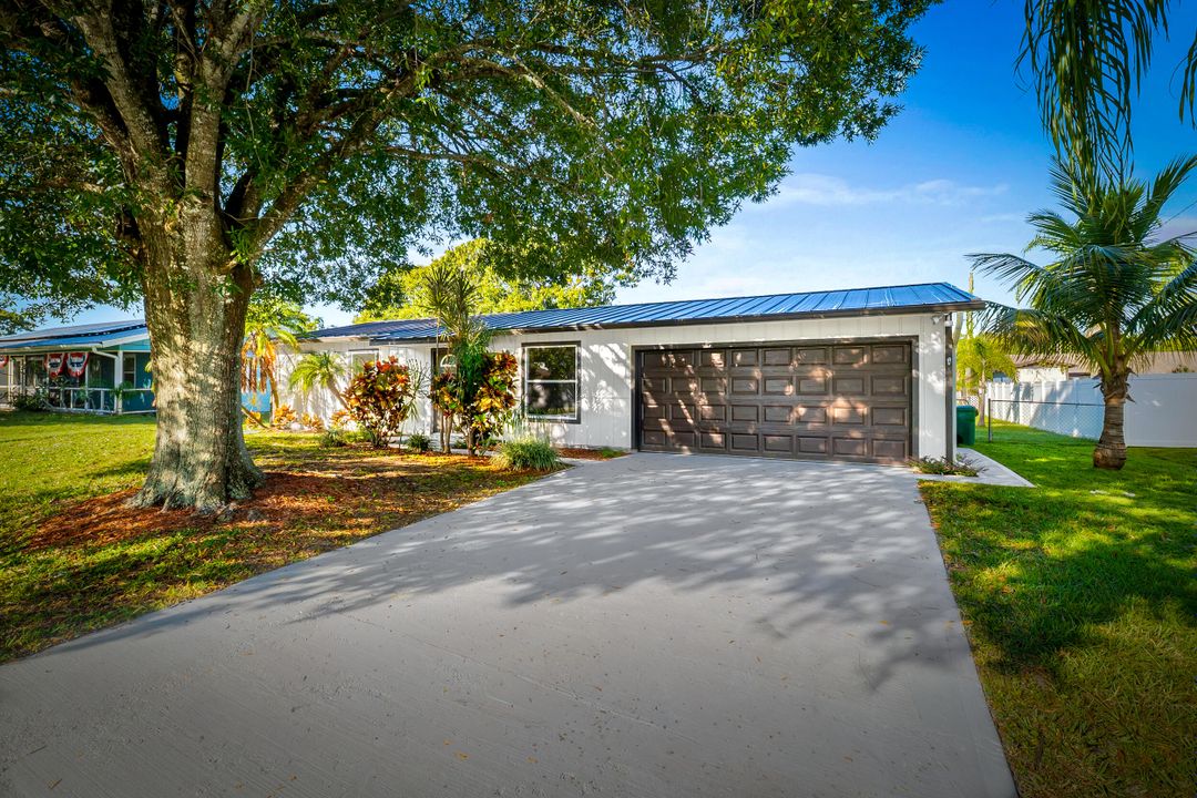 For Sale: $335,000 (2 beds, 2 baths, 1026 Square Feet)