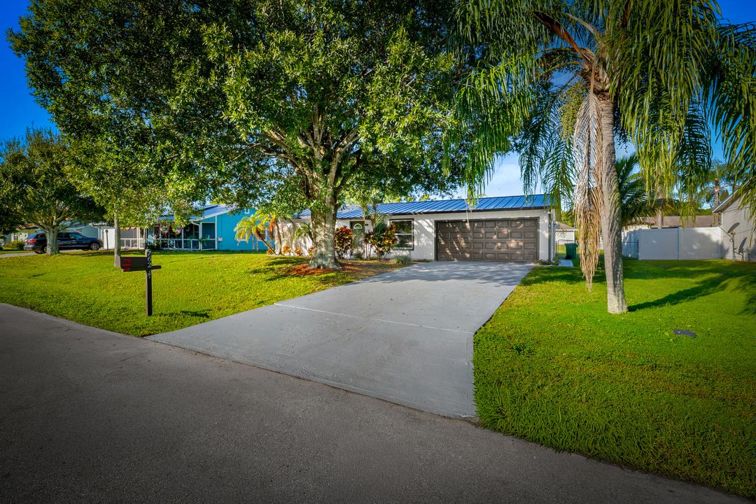 For Sale: $335,000 (2 beds, 2 baths, 1026 Square Feet)