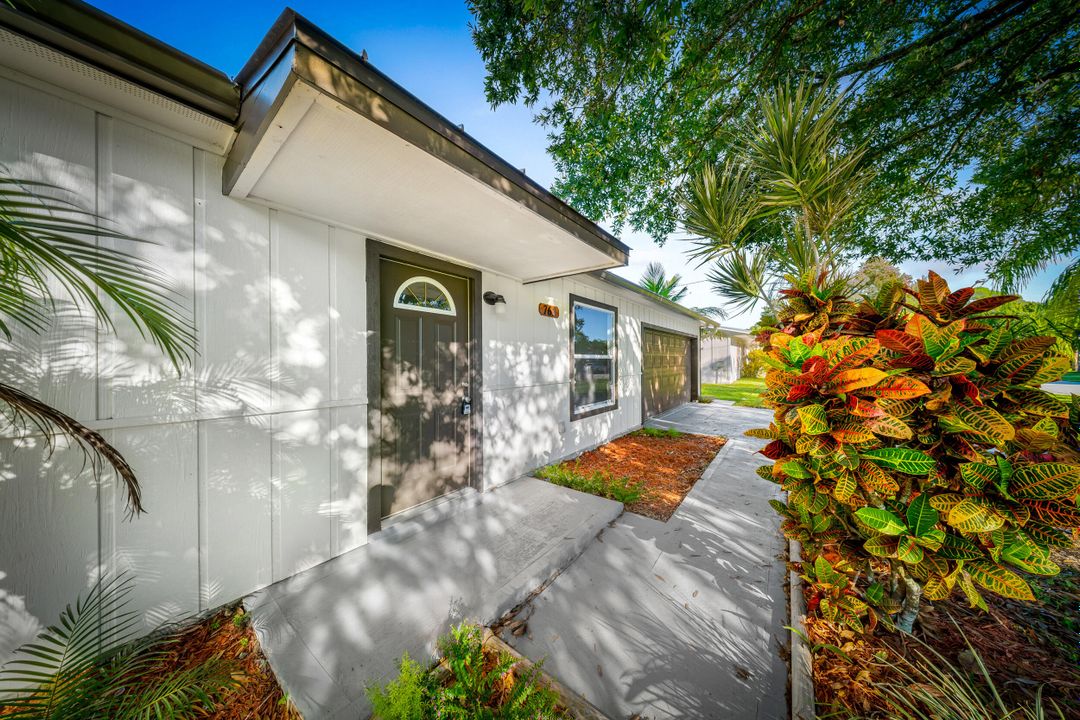 For Sale: $335,000 (2 beds, 2 baths, 1026 Square Feet)