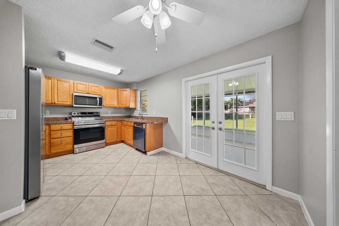 For Sale: $335,000 (2 beds, 2 baths, 1026 Square Feet)