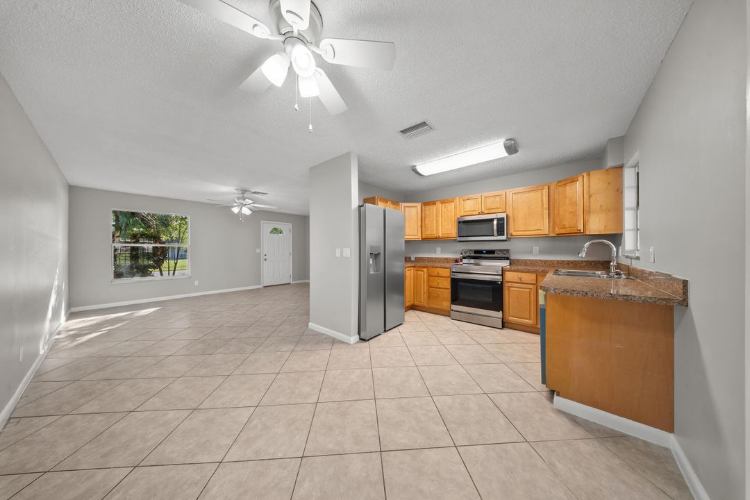 For Sale: $335,000 (2 beds, 2 baths, 1026 Square Feet)