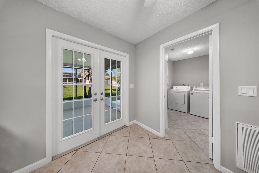 For Sale: $335,000 (2 beds, 2 baths, 1026 Square Feet)