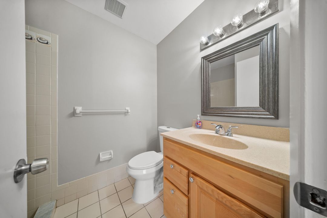For Sale: $335,000 (2 beds, 2 baths, 1026 Square Feet)