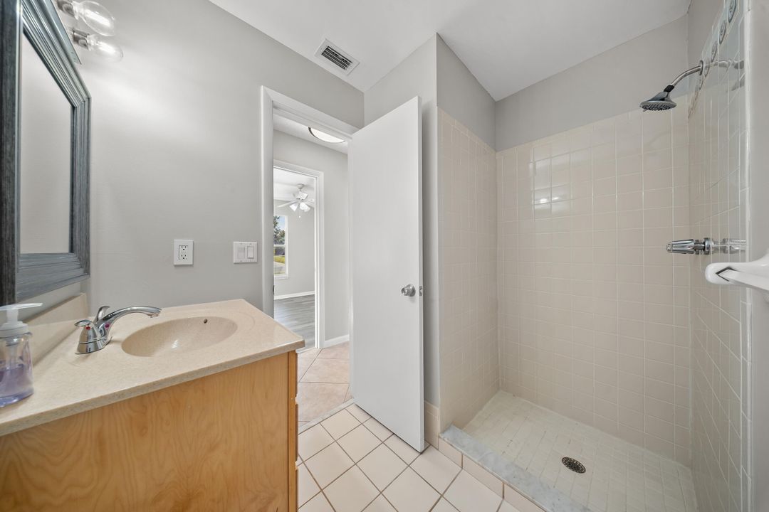 For Sale: $335,000 (2 beds, 2 baths, 1026 Square Feet)