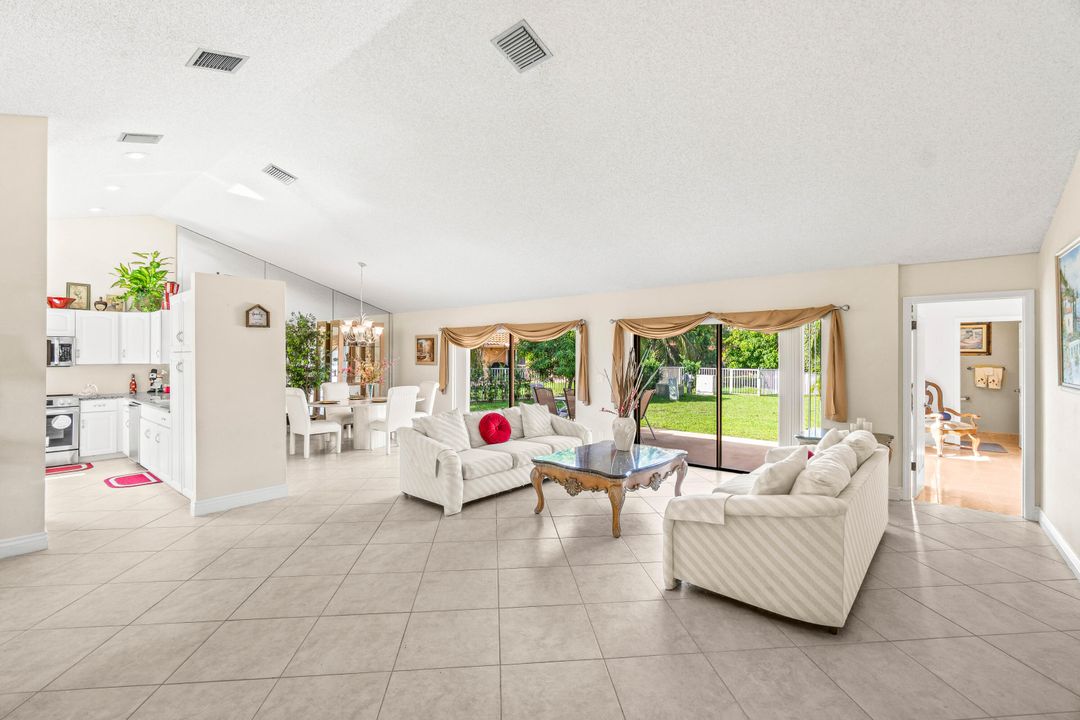 Active With Contract: $550,000 (3 beds, 2 baths, 1775 Square Feet)