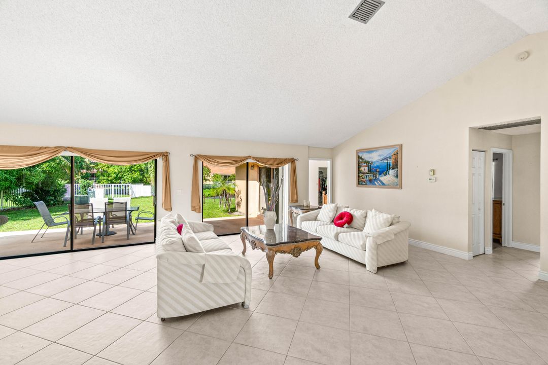 Active With Contract: $550,000 (3 beds, 2 baths, 1775 Square Feet)