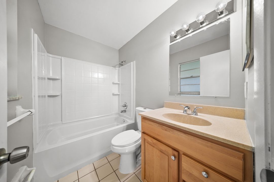 For Sale: $335,000 (2 beds, 2 baths, 1026 Square Feet)