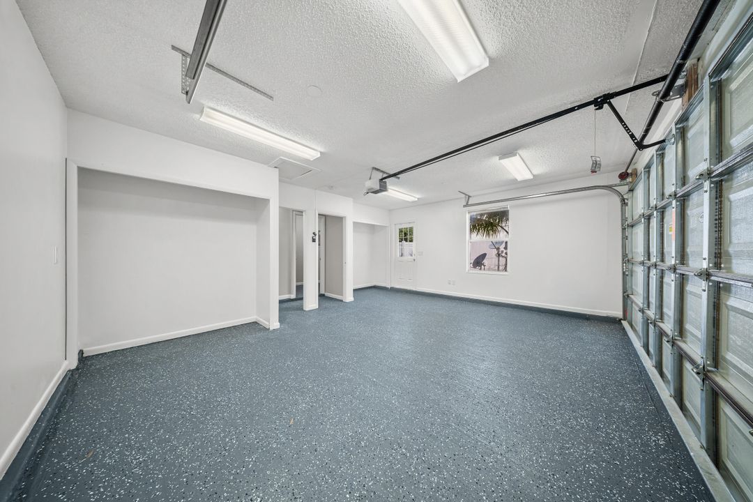 For Sale: $335,000 (2 beds, 2 baths, 1026 Square Feet)