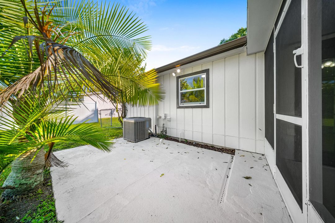 For Sale: $335,000 (2 beds, 2 baths, 1026 Square Feet)