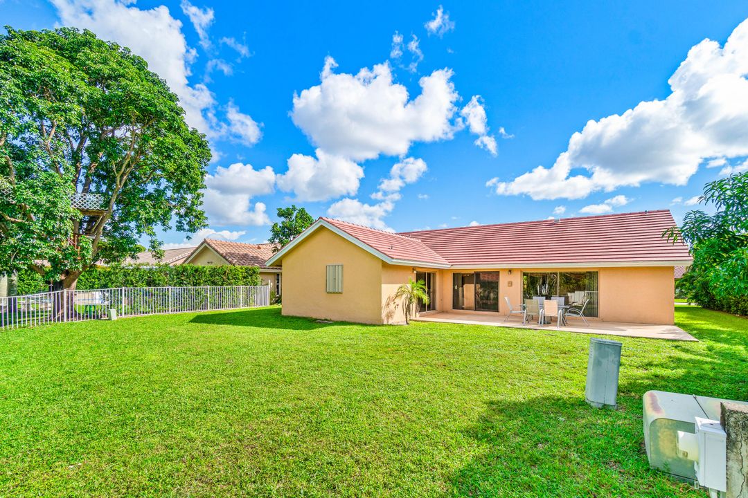 Active With Contract: $550,000 (3 beds, 2 baths, 1775 Square Feet)