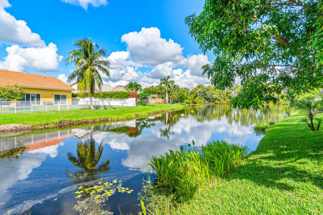 Active With Contract: $550,000 (3 beds, 2 baths, 1775 Square Feet)