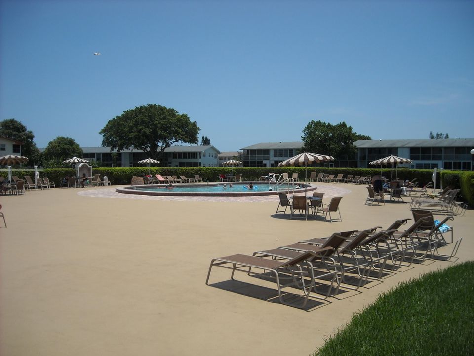 For Rent: $1,450 (2 beds, 1 baths, 798 Square Feet)