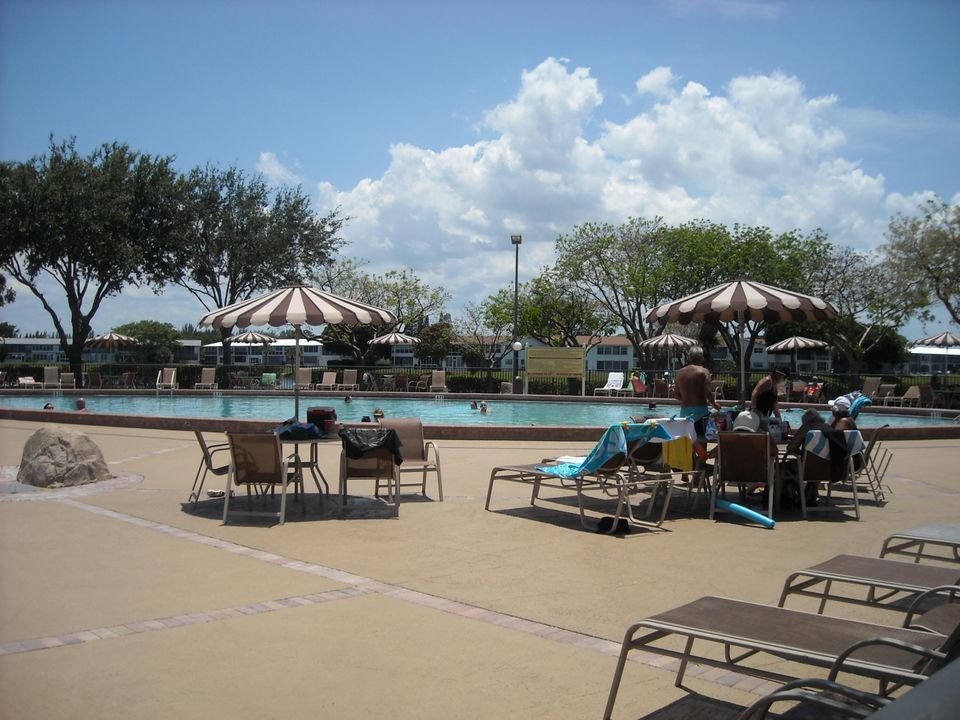 For Rent: $1,450 (2 beds, 1 baths, 798 Square Feet)