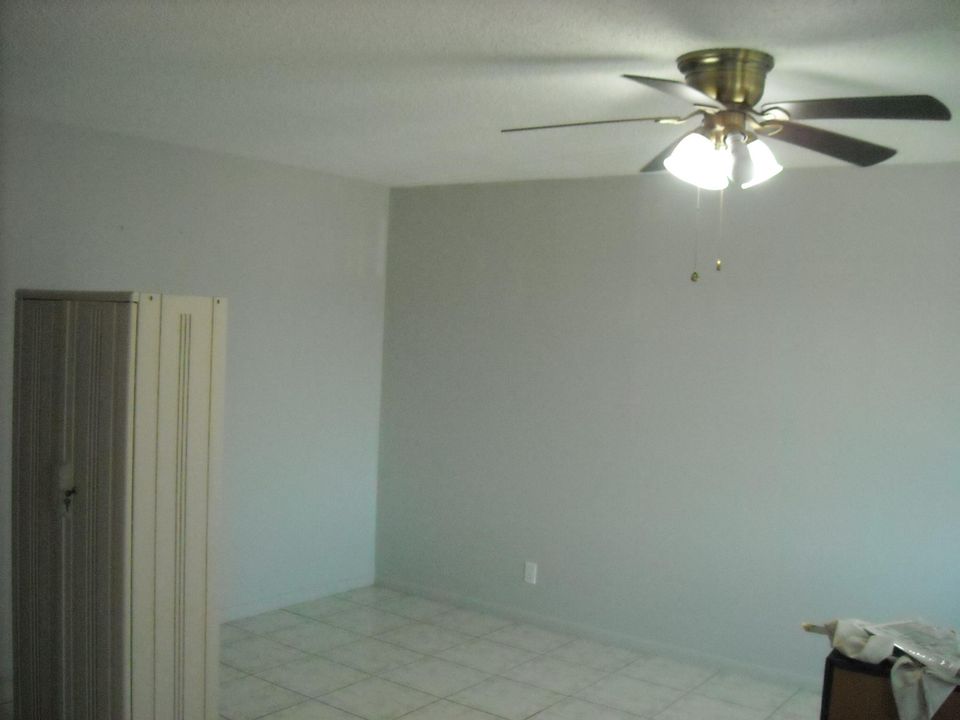 For Rent: $1,450 (2 beds, 1 baths, 798 Square Feet)