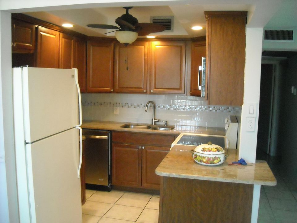 For Rent: $1,450 (2 beds, 1 baths, 798 Square Feet)