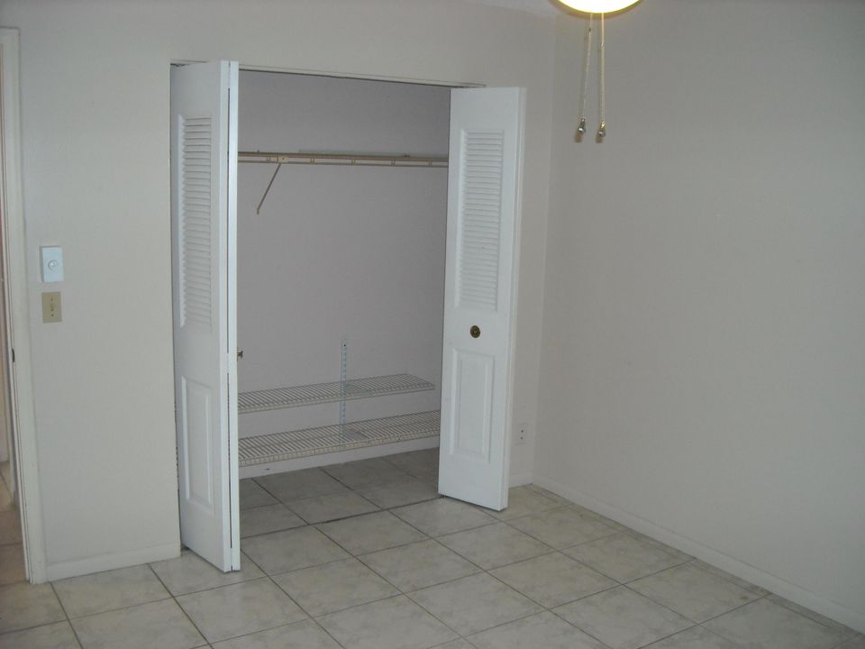 For Rent: $1,450 (2 beds, 1 baths, 798 Square Feet)