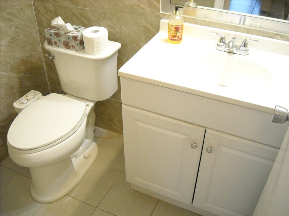 For Rent: $1,450 (2 beds, 1 baths, 798 Square Feet)