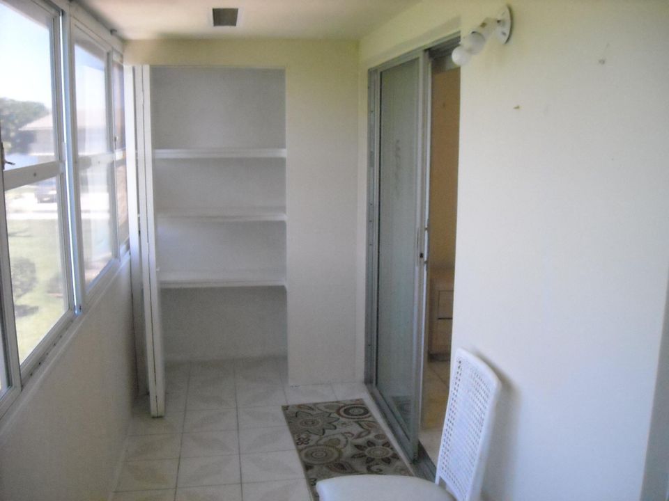 For Rent: $1,450 (2 beds, 1 baths, 798 Square Feet)