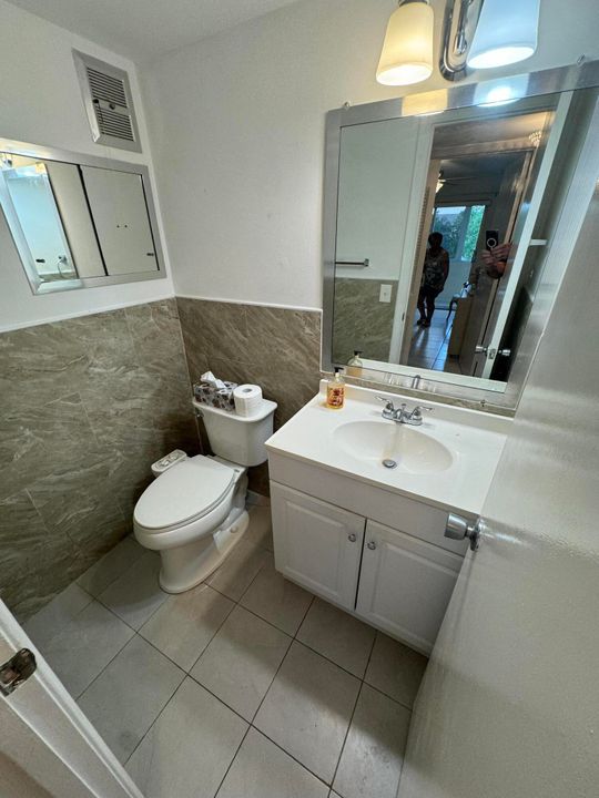 For Rent: $1,450 (2 beds, 1 baths, 798 Square Feet)