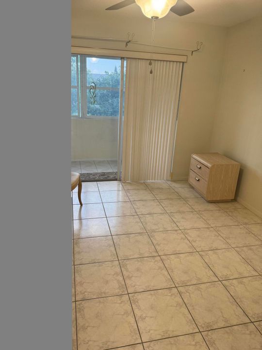 For Rent: $1,450 (2 beds, 1 baths, 798 Square Feet)