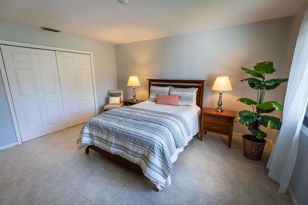 合同活跃: $349,000 (2 贝兹, 2 浴室, 1226 平方英尺)