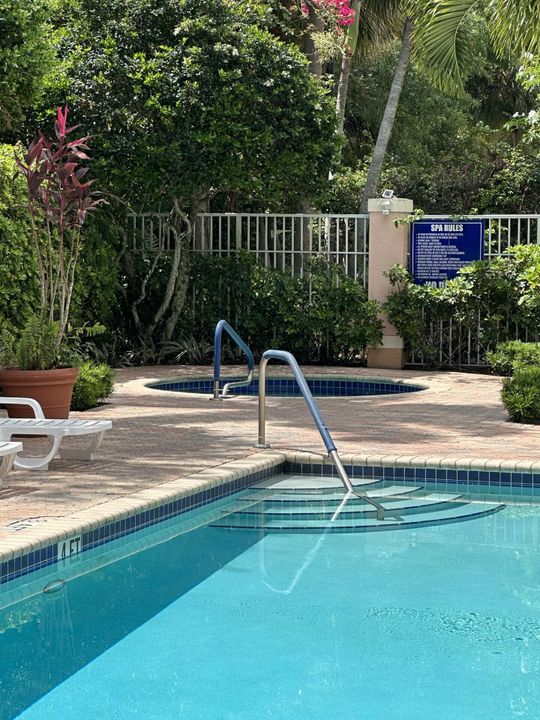 For Rent: $2,600 (2 beds, 1 baths, 968 Square Feet)